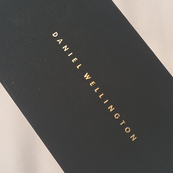 Daniel Wellington DW Iconic Watch 36mm - Silver Tone - Picture 5 of 6